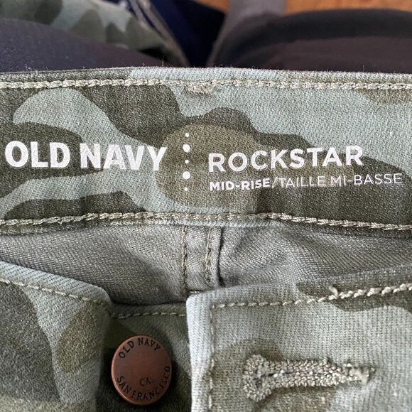 Old Navy Rockstar Mid Rise Raw Edge Camo Womens Jeans Size 0 - Picture 5 of 8